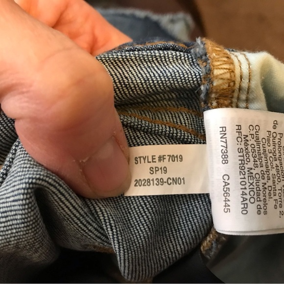 Madewell High-Rise Denim Shorts - Picture 4 of 6